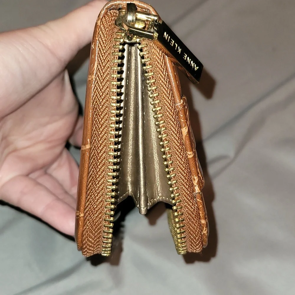 ANNE KLEIN WALLET - Picture 7 of 7